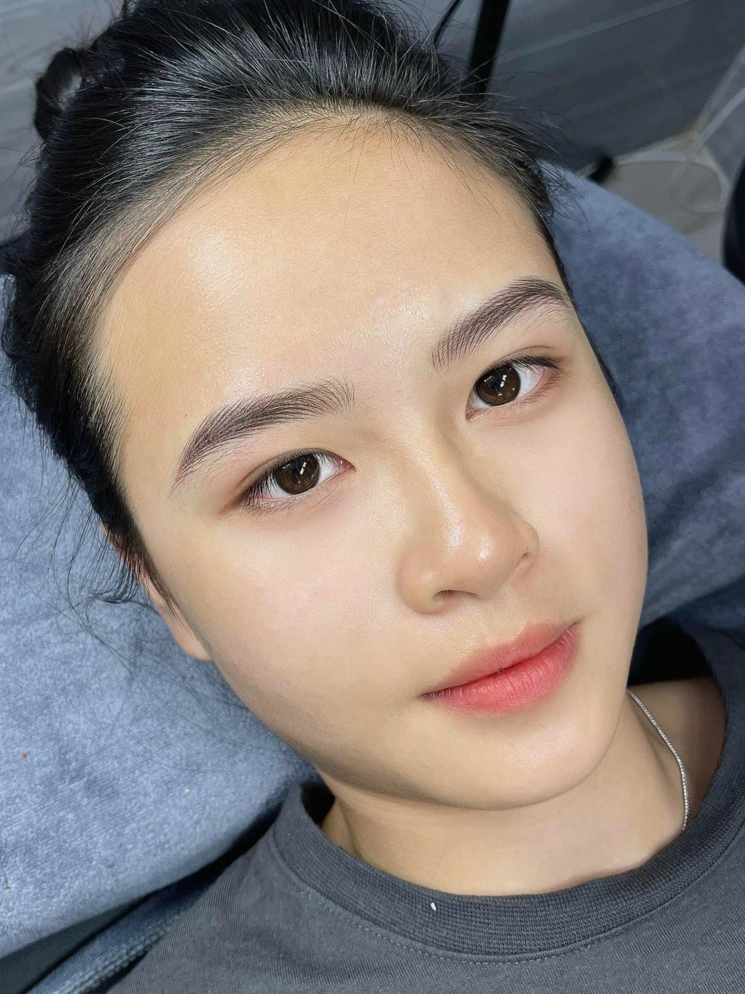 Phun mày hay điêu khắc chân mày để hợp khuôn mặt