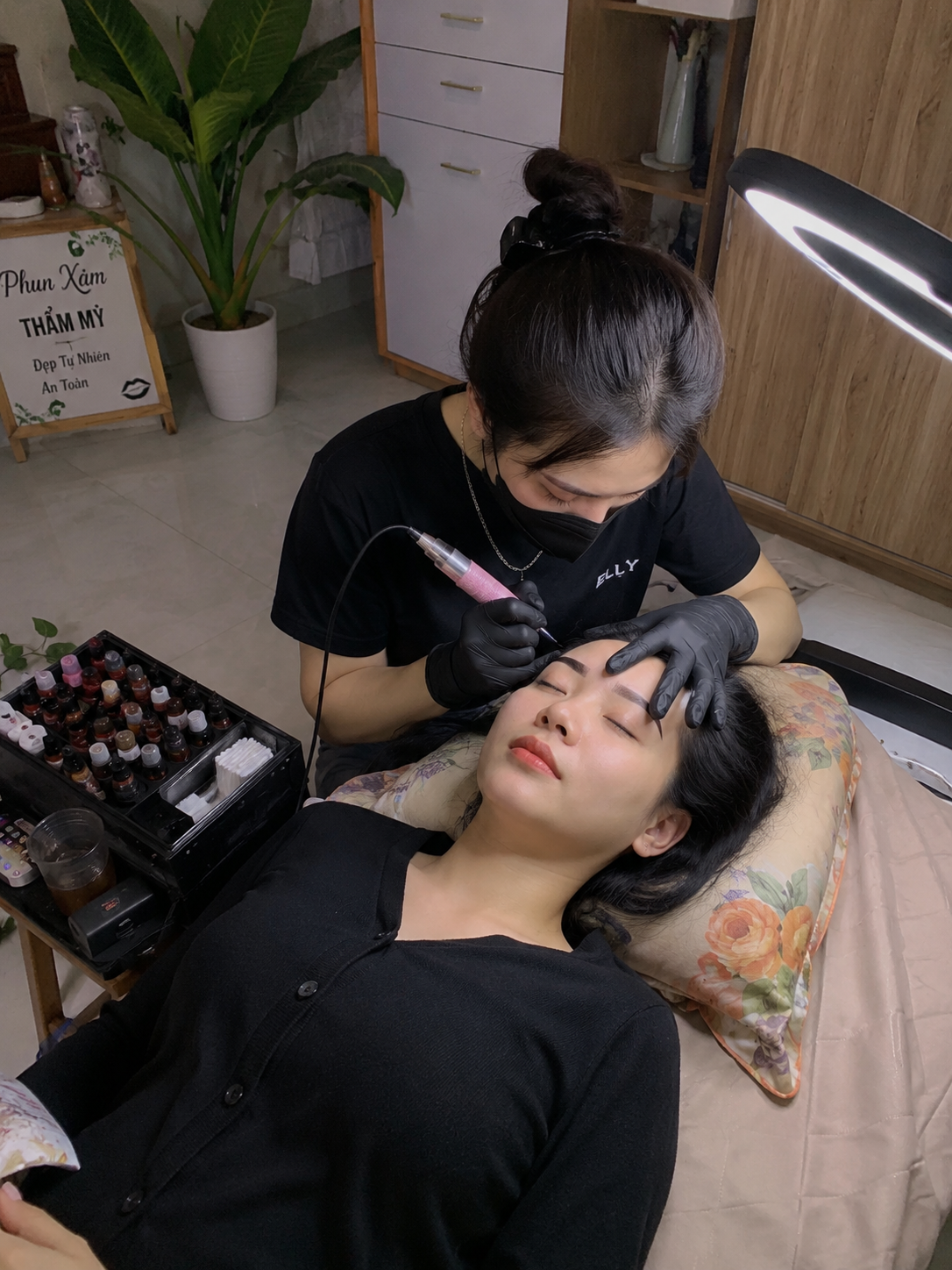 Cần chuẩn bị gì trước khi phun xăm mày môi tại nhà?