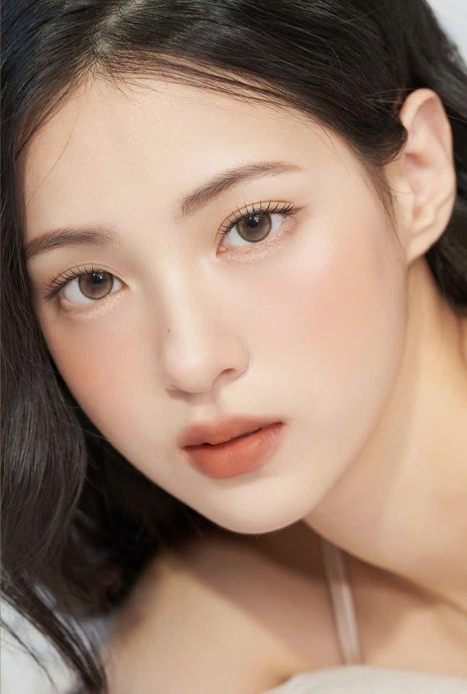 Phun môi màu nude có đẹp không và hợp với ai